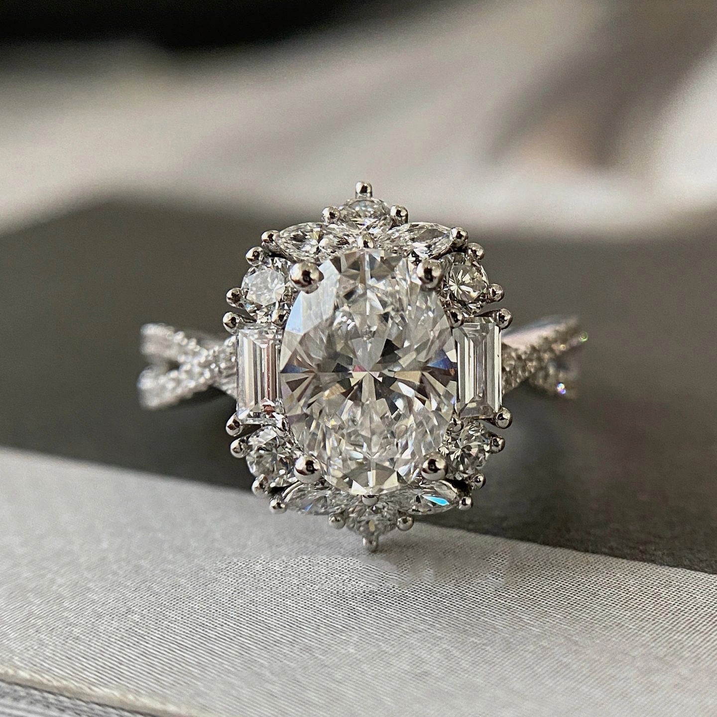 Aurora Oval Ring