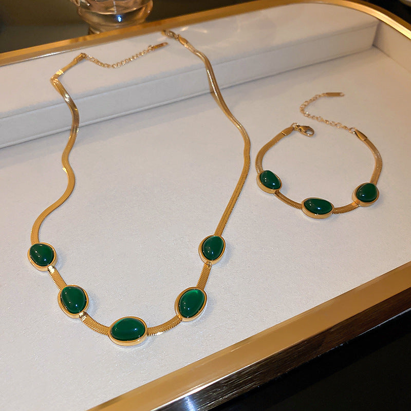 Verdant Glow Necklace