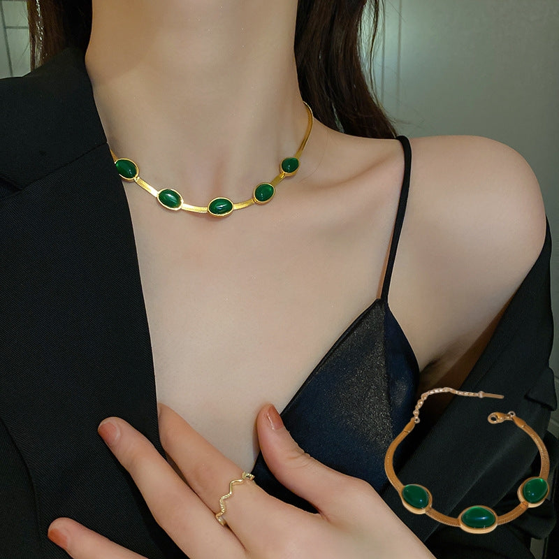Verdant Glow Necklace